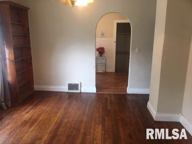 914 North 11th Street Springfield, IL 62702 - Photo 18 of 30