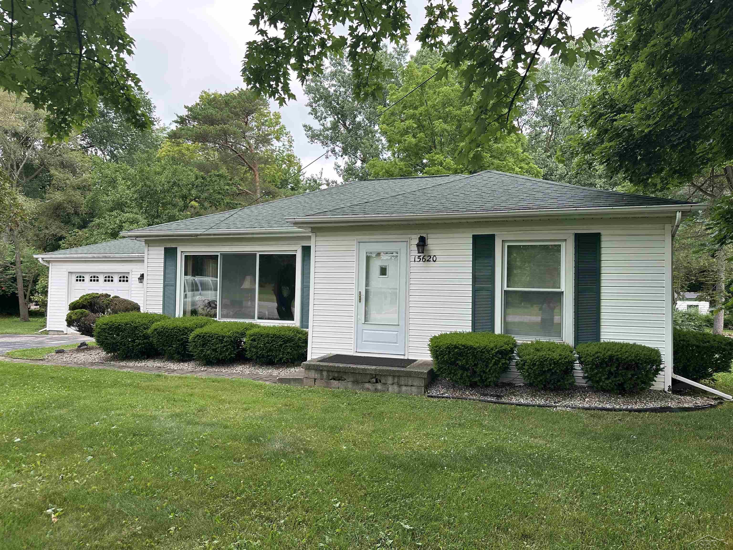 15620 Gratiot Road Hemlock, MI 48626 - Photo 3 of 32