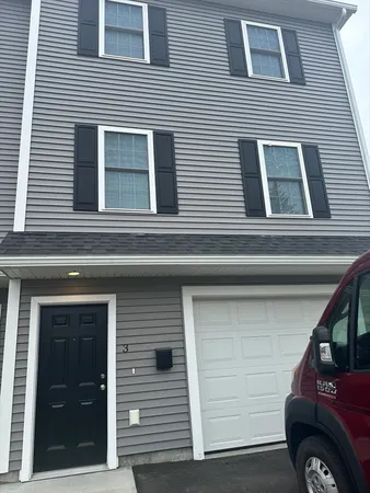 $2,700 | 3 Marshall Street, Unit 3, Lowell, MA 01851