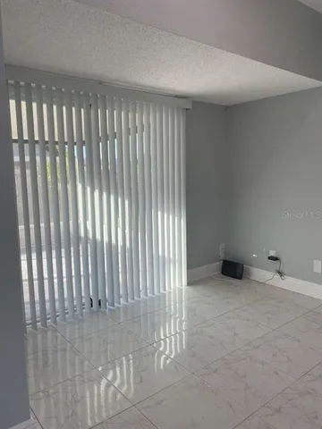 $2,400 | 10106 Royal Acres Court, Tampa, FL 33615