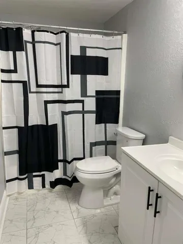 $2,400 | 10106 Royal Acres Court, Tampa, FL 33615