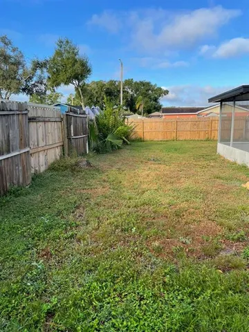 $2,400 | 10106 Royal Acres Court, Tampa, FL 33615