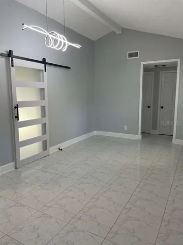 $2,400 | 10106 Royal Acres Court, Tampa, FL 33615