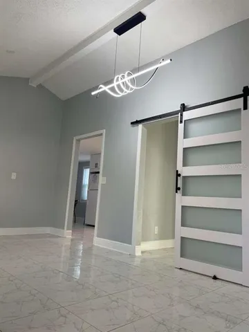 $2,400 | 10106 Royal Acres Court, Tampa, FL 33615