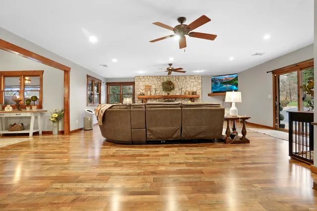 $649,000 | 3105 North Old Fort Knox Road, Vincennes, IN 47591