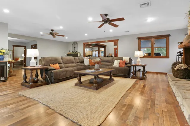 $649,000 | 3105 North Old Fort Knox Road, Vincennes, IN 47591