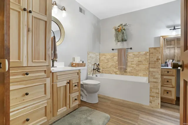 $649,000 | 3105 North Old Fort Knox Road, Vincennes, IN 47591