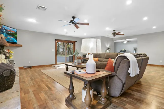 $649,000 | 3105 North Old Fort Knox Road, Vincennes, IN 47591