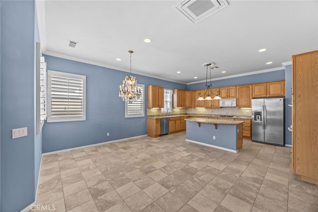 979 Ironwood Road Beaumont, CA 92223 - Photo 8 of 42