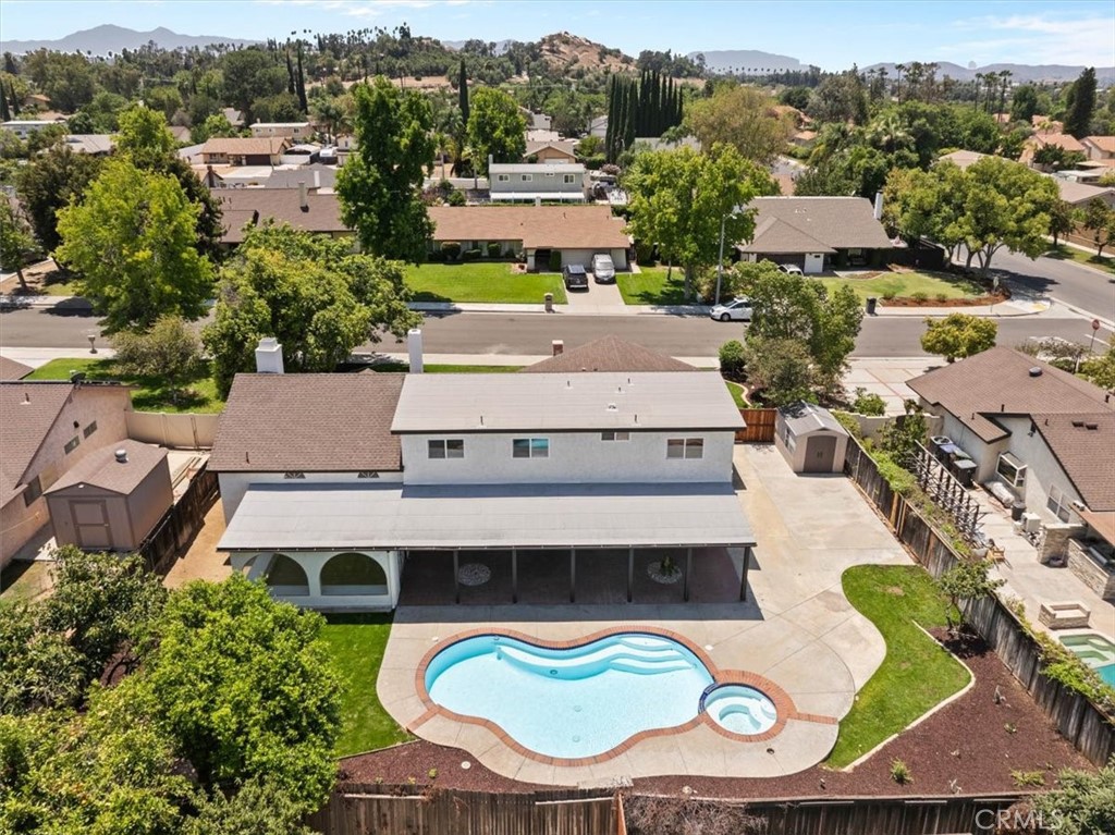 2463 Falling Oak Drive Riverside, CA 92506 - Photo 9 of 54 Gallery Image 9