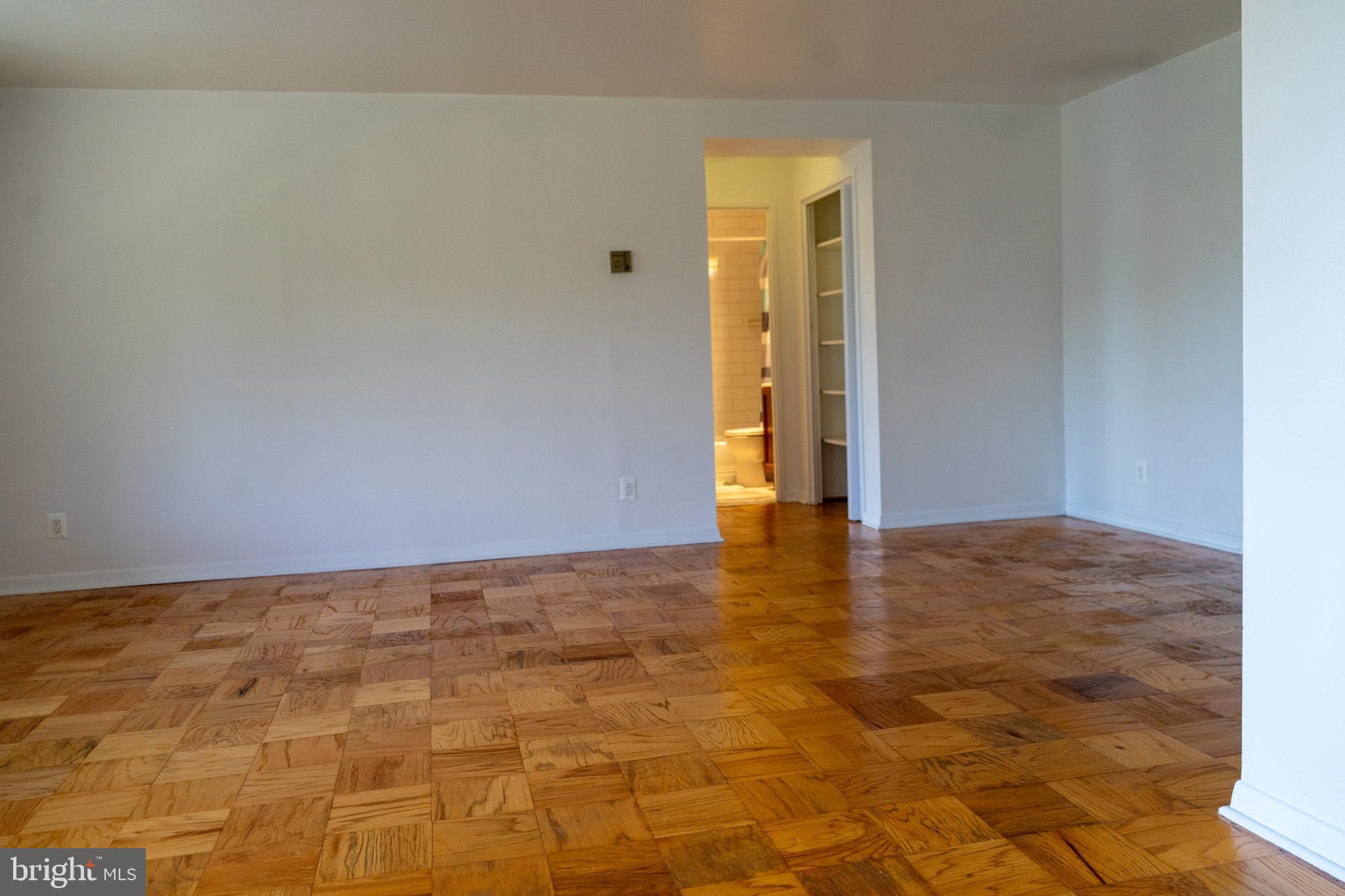 1900 Lyttonsville Road, Unit 612 Silver Spring, MD 20910 - Photo 4 of 19