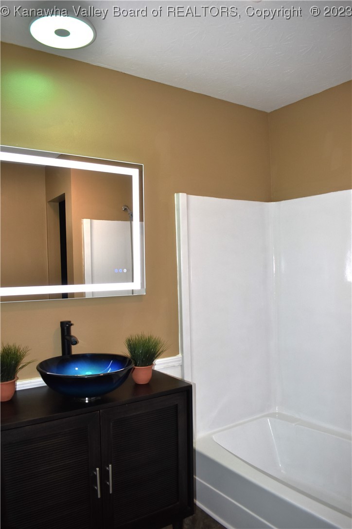 3393 North Grapevine Road Charleston, WV 25320 - Photo 10 of 20 Gallery Image 10