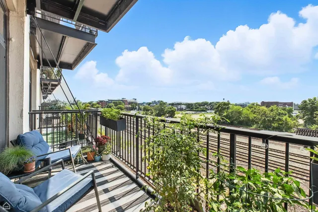 $239,000 | 1524 South Sangamon Street, Unit 414S, Chicago, IL 60608