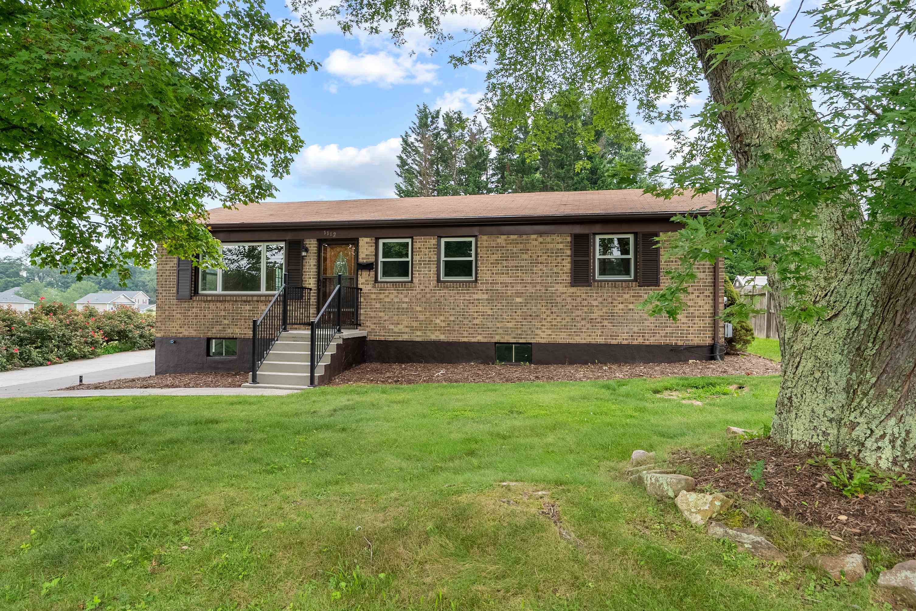 1112 Curve Road Pearisburg, VA 24134 - Photo 1 of 52 Gallery Image 1