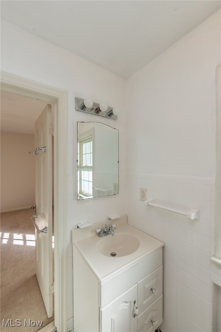 2551 Ashurst Road University Heights, OH 44118 - Photo 32 of 50