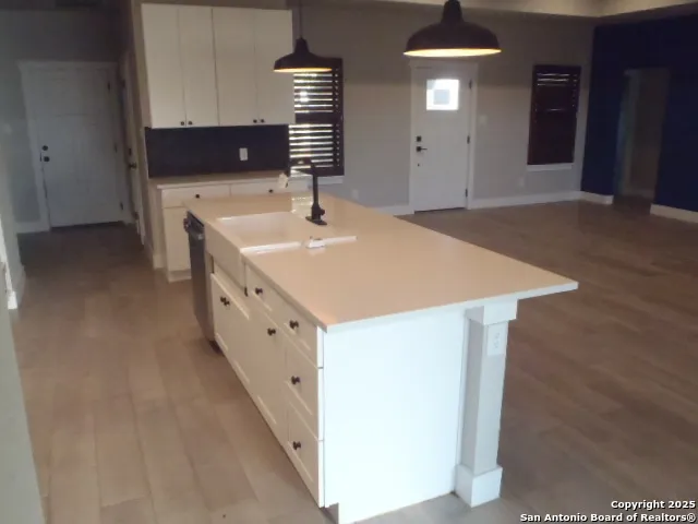 $385,000 | 105 Antonio Perez, Blanco, TX 78606