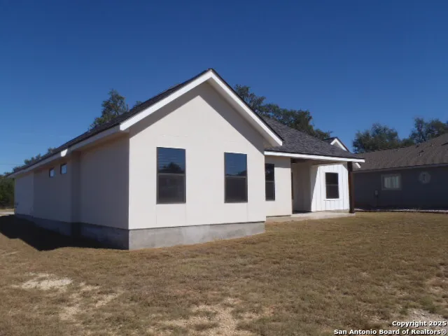 $385,000 | 105 Antonio Perez, Blanco, TX 78606