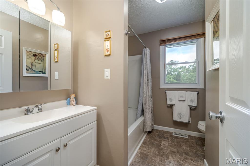 105 Old Farm Estates Road Union, MO 63084 - Photo 27 of 48