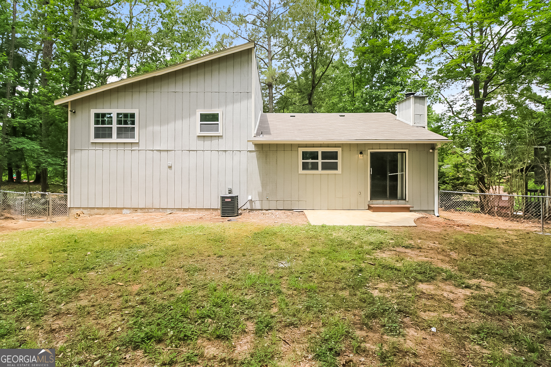 6862 Red Maple Drive Rex, GA 30273 - Photo 15 of 18 a backyard of a house