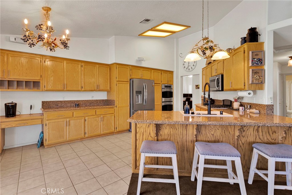 19581 Powhatan Road Apple Valley, CA 92308 - Photo 23 of 80