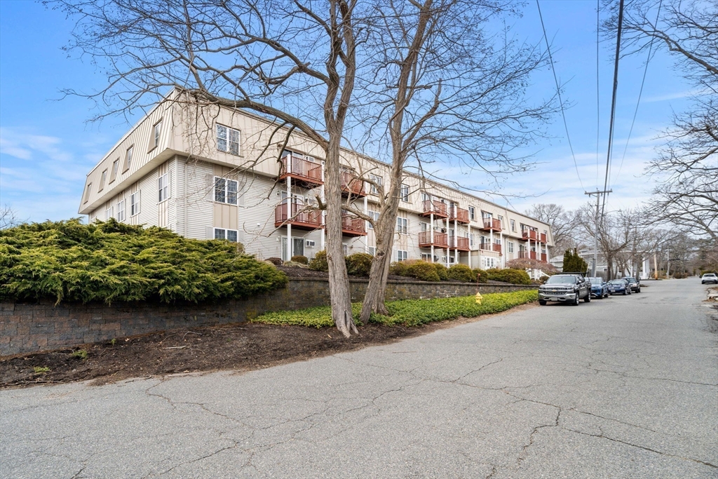 2 Ocean Avenue, Unit 1M Gloucester, MA 01930 - Photo 29 of 34