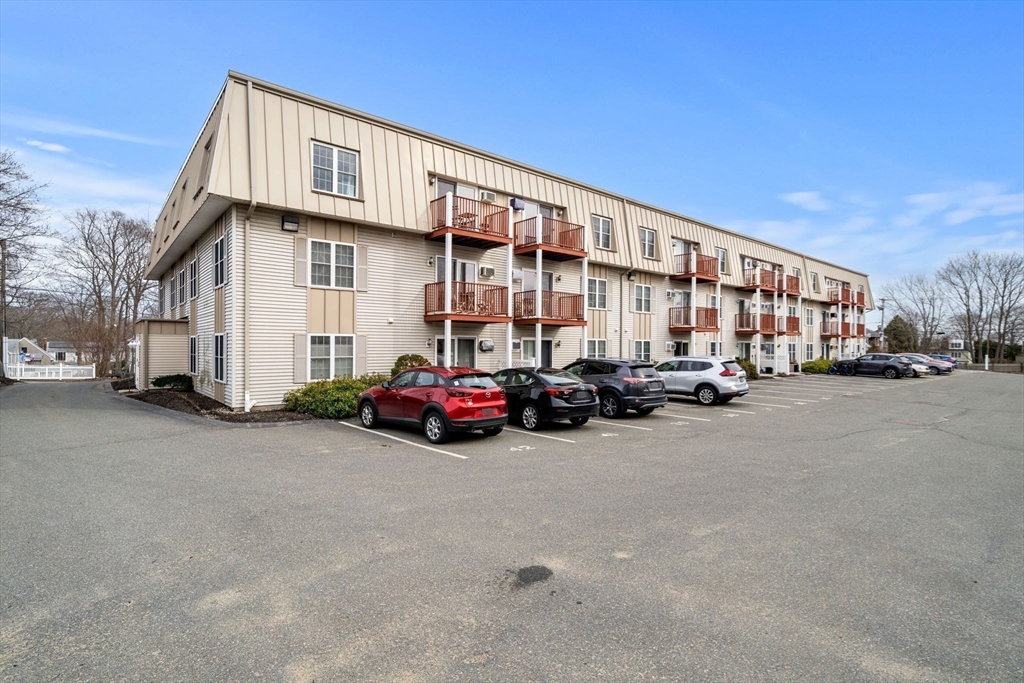 2 Ocean Avenue, Unit 1M Gloucester, MA 01930 - Photo 30 of 34