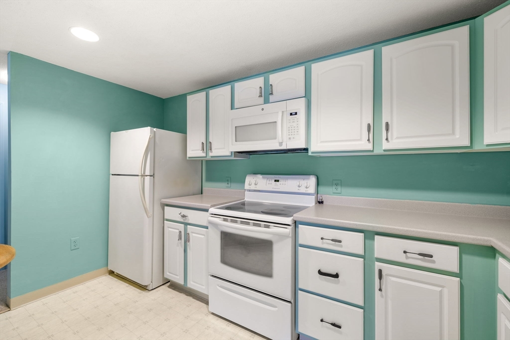 2 Ocean Avenue, Unit 1M Gloucester, MA 01930 - Photo 6 of 34