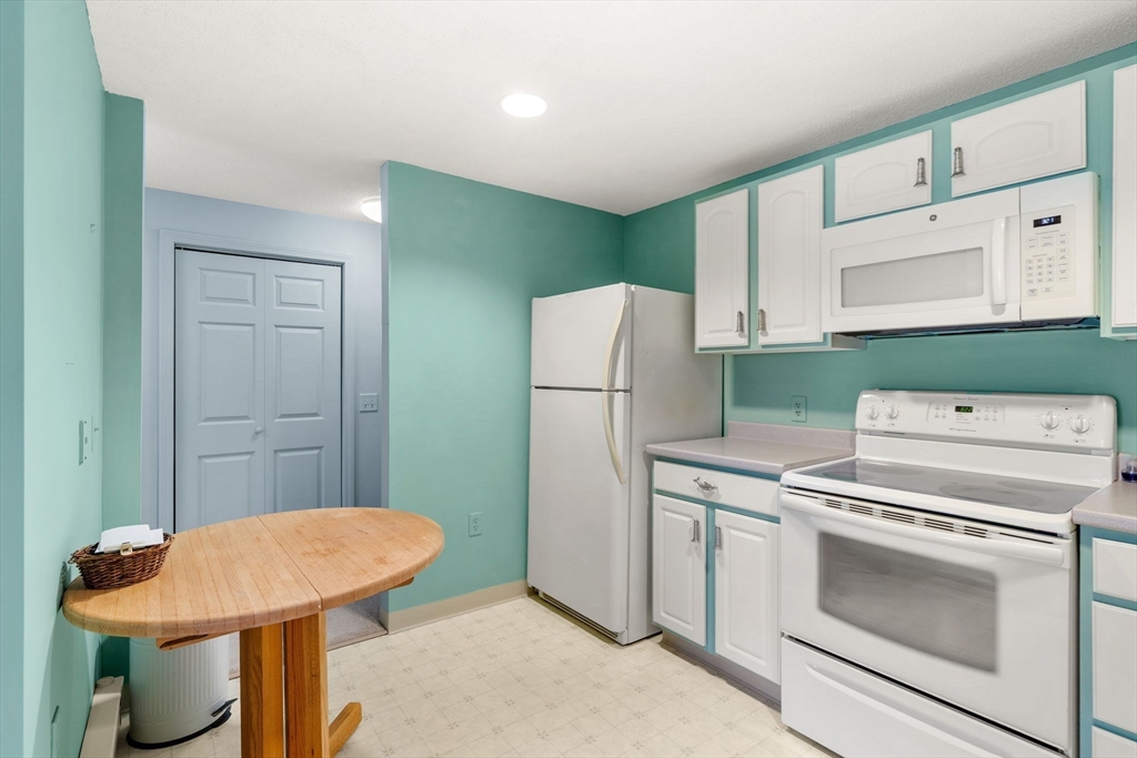 2 Ocean Avenue, Unit 1M Gloucester, MA 01930 - Photo 7 of 34