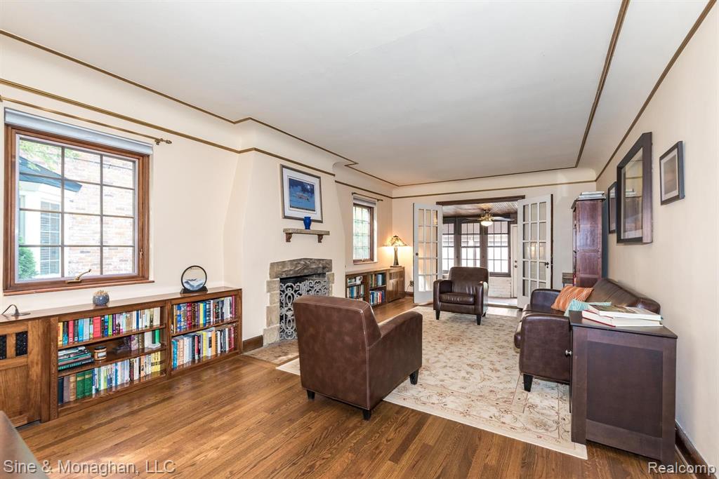 271 McMillan Road Grosse Pointe Farms, MI 48236 - Photo 4 of 40