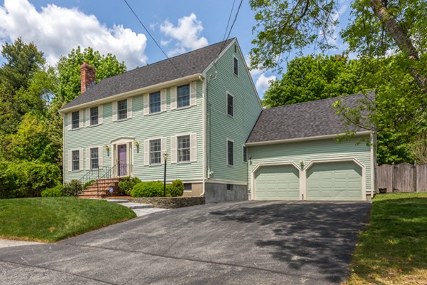 97 Avalon Road Reading, MA 01867 - Photo 3 of 30