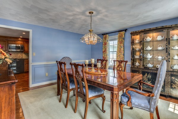 97 Avalon Road Reading, MA 01867 - Photo 5 of 30