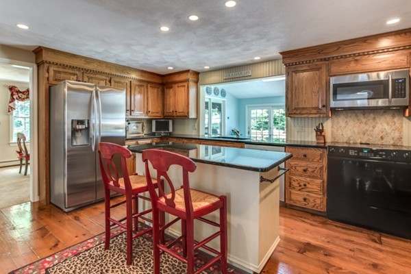 97 Avalon Road Reading, MA 01867 - Photo 10 of 30