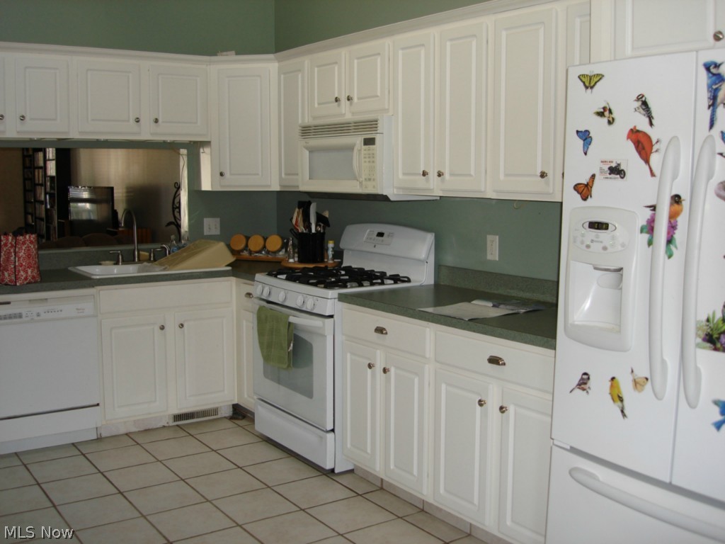 547 B Wilcox Road Youngstown, OH 44515 - Photo 6 of 16