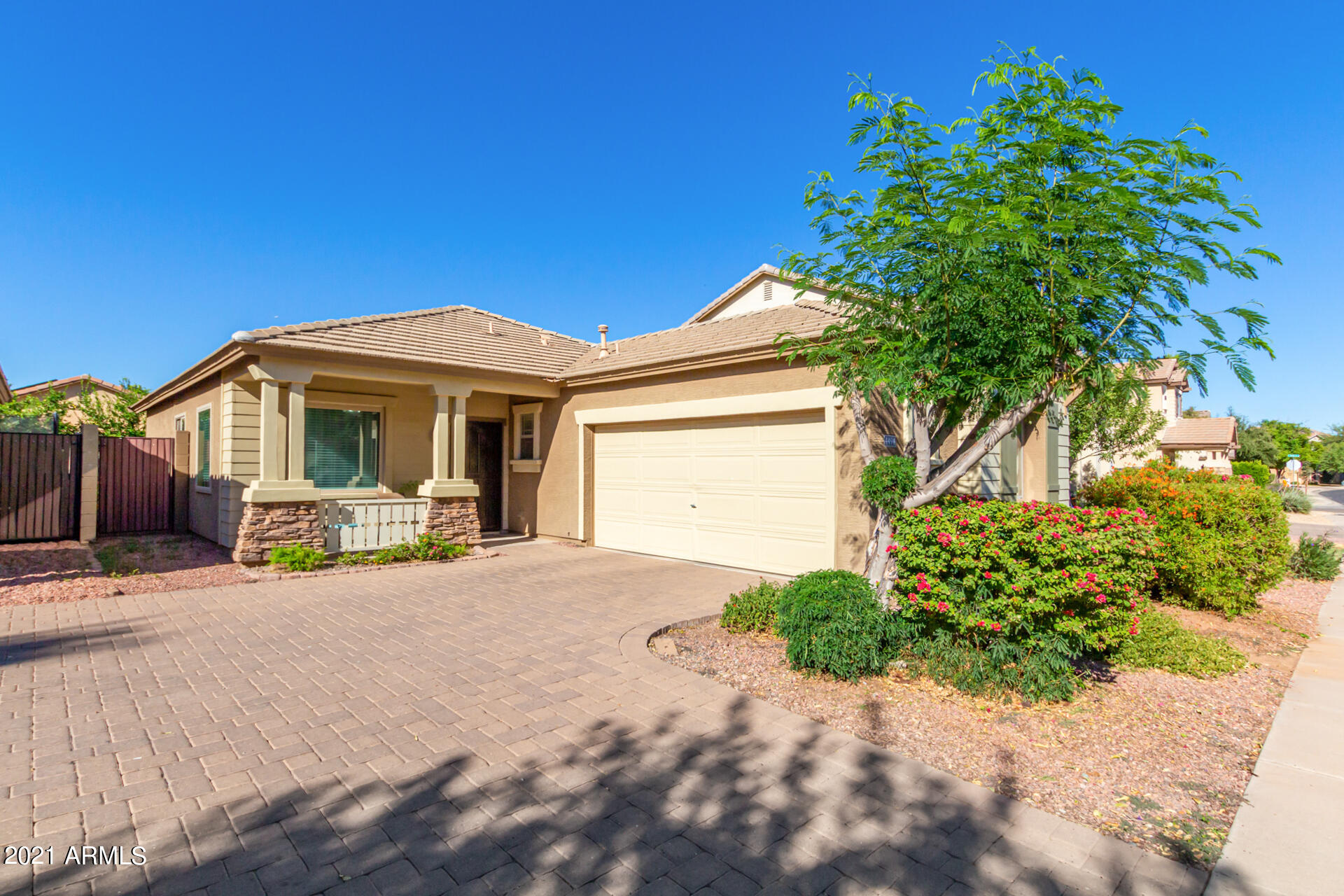 4494 East Del Rio Street Gilbert, AZ 85295 - Photo 2 of 11 06-Del Rio