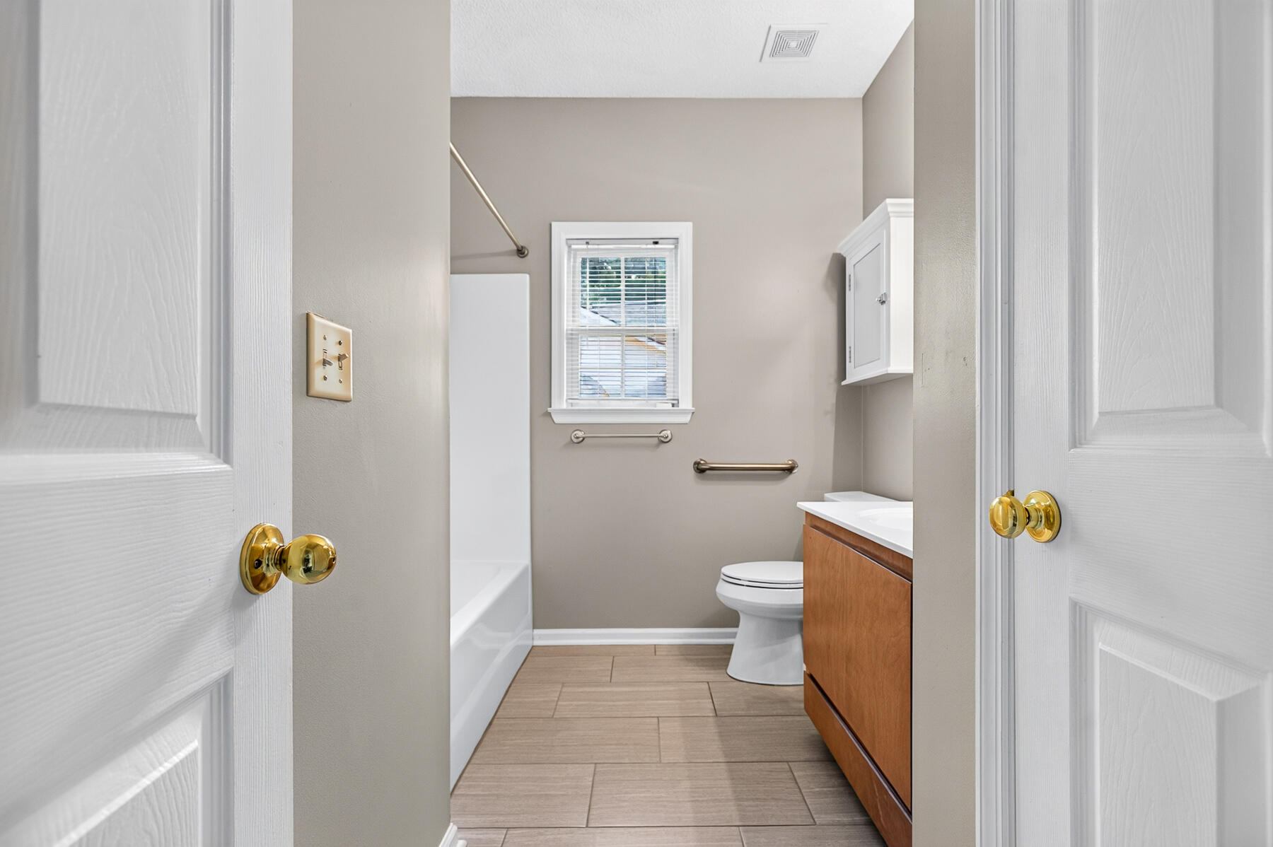 132 Paddock Way Summerville, SC 29486 - Photo 26 of 57 Guest Bathroom
