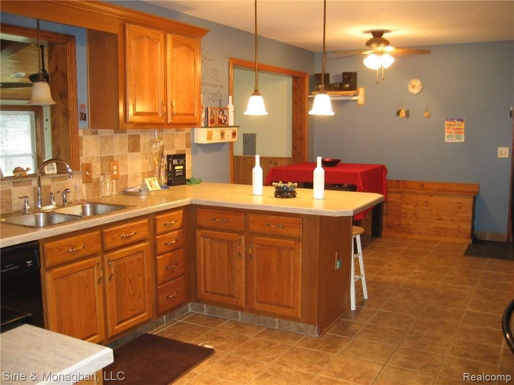 1920 South Range Road St. Clair, MI 48079 - Photo 12 of 42 11.JPG