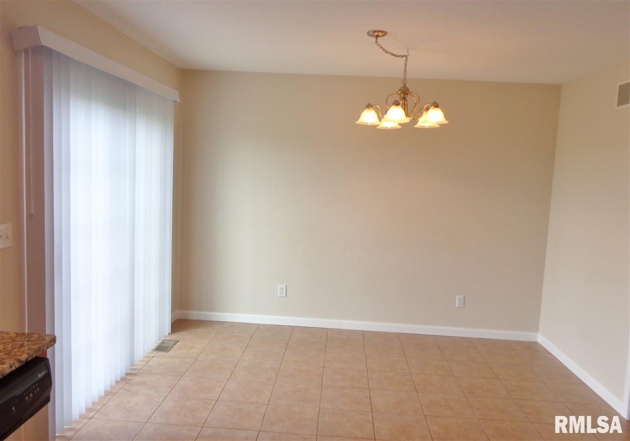 1803 Kingsbury Road Washington, IL 61571 - Photo 13 of 29 Gallery Image 13