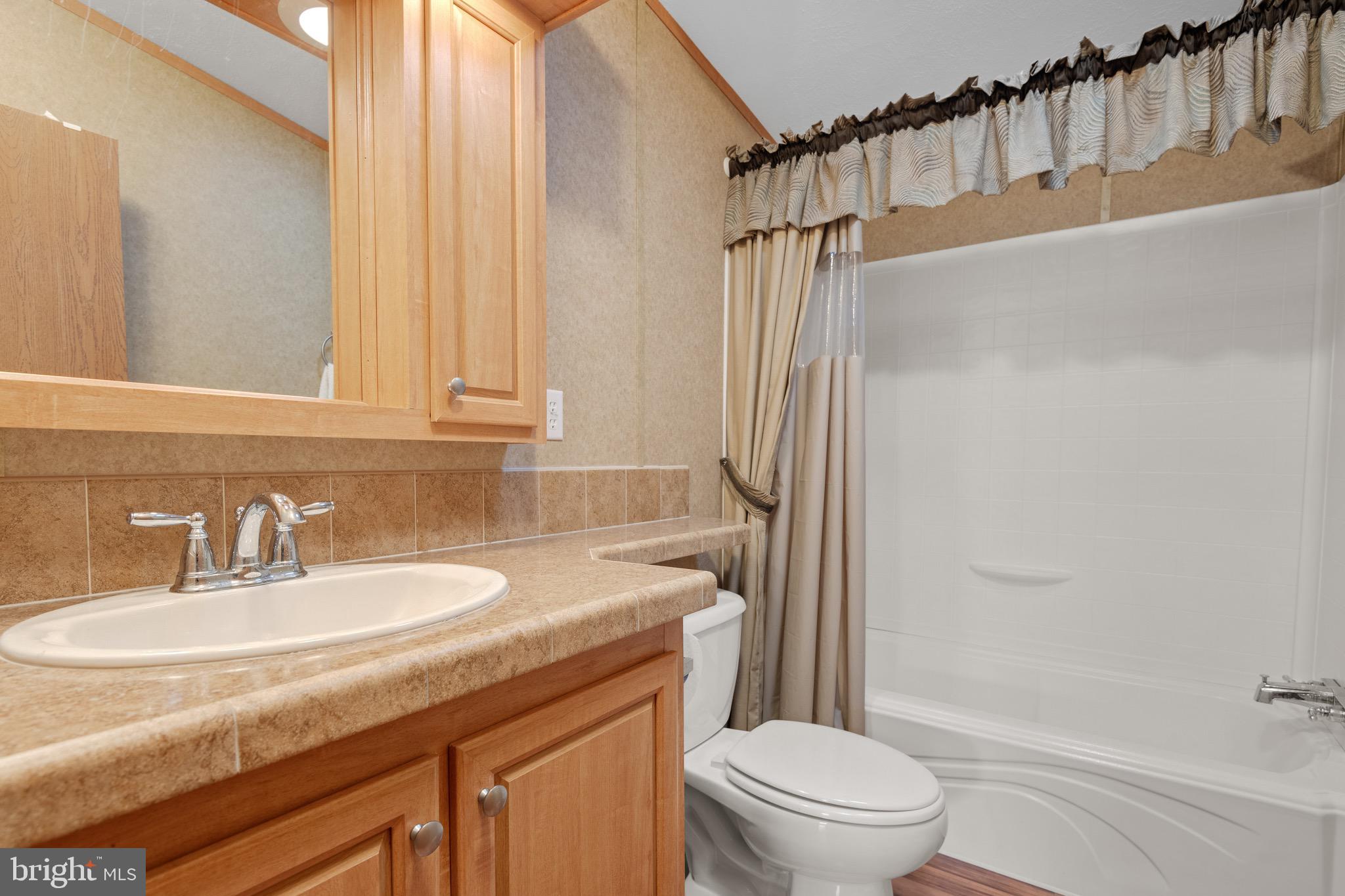 2 Janis Road Gordonville, PA 17529 - Photo 23 of 24 Hallway full bathroom in excellent condition.