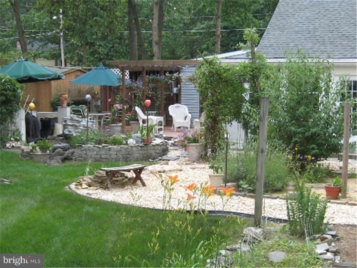 327 Larch Road Mount Laurel, NJ 08054 - Photo 20 of 23 Exterior Back