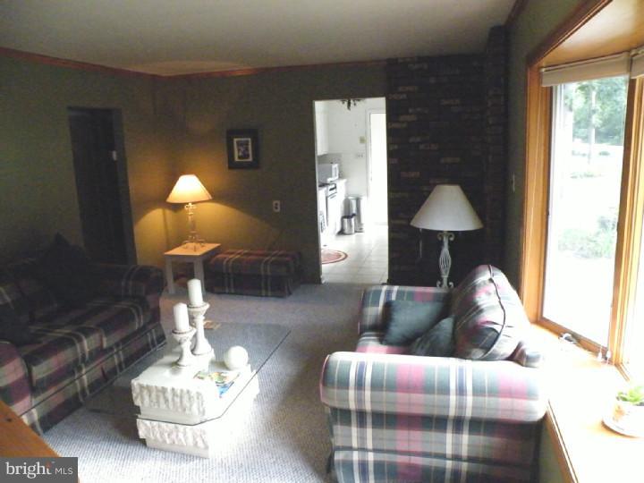327 Larch Road Mount Laurel, NJ 08054 - Photo 7 of 23 Living Room