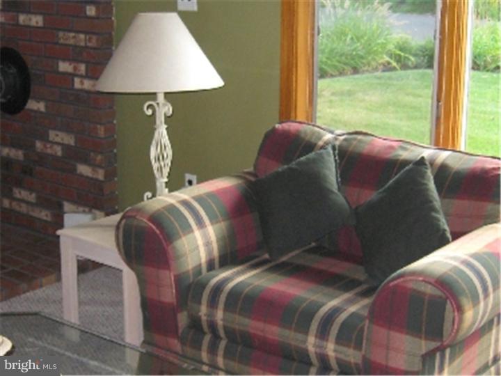 327 Larch Road Mount Laurel, NJ 08054 - Photo 8 of 23 Living Room
