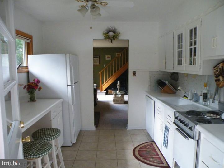 327 Larch Road Mount Laurel, NJ 08054 - Photo 9 of 23 Kitchen