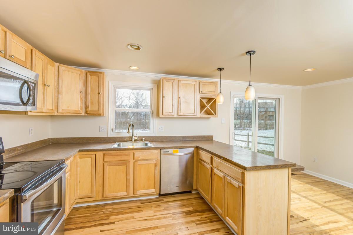 3203 Northmont Road Baltimore, MD 21244 - Photo 11 of 30 Kitchen