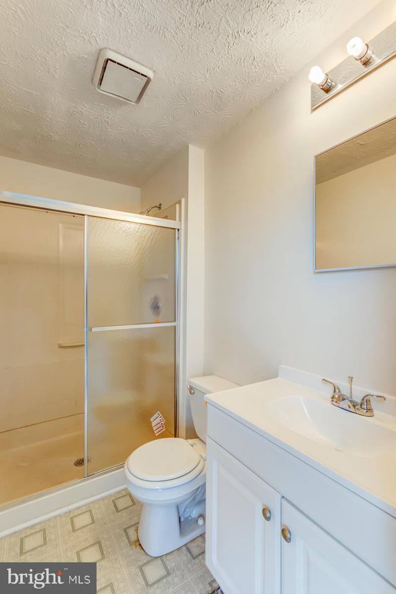 3203 Northmont Road Baltimore, MD 21244 - Photo 23 of 30 Bath (Master)