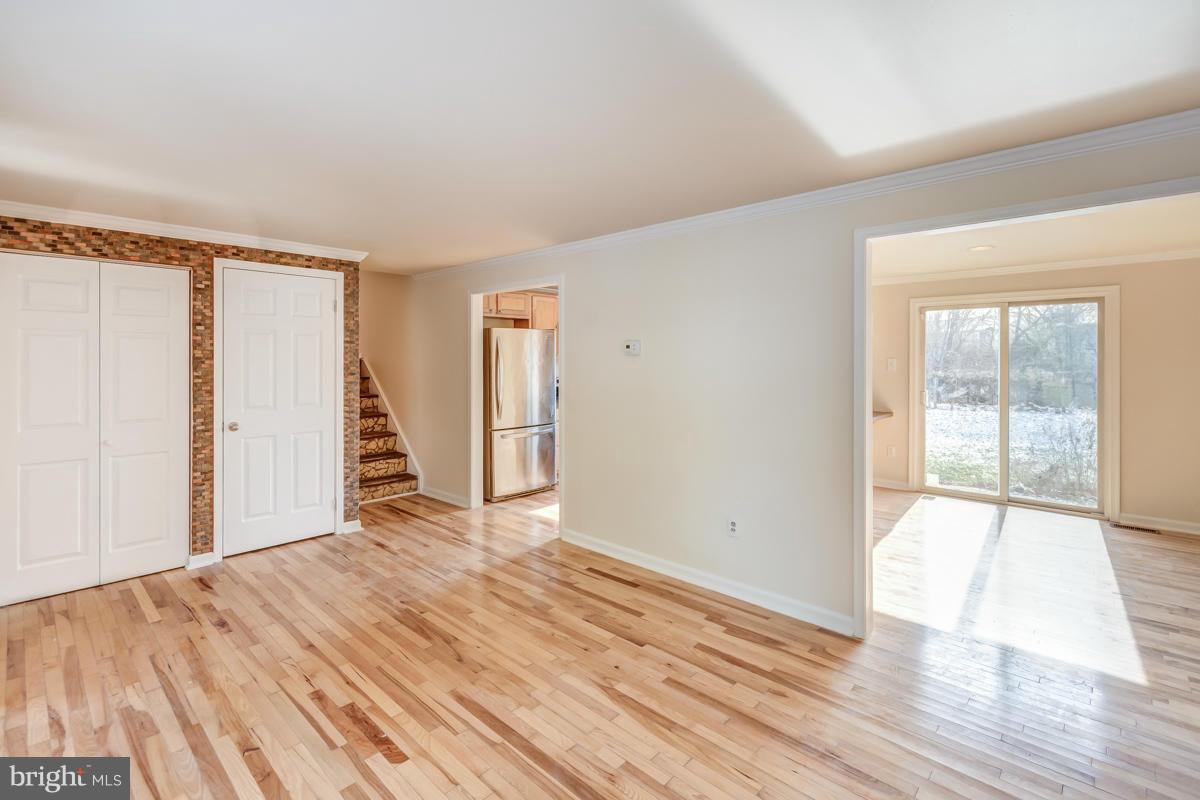 3203 Northmont Road Baltimore, MD 21244 - Photo 7 of 30 Living Room