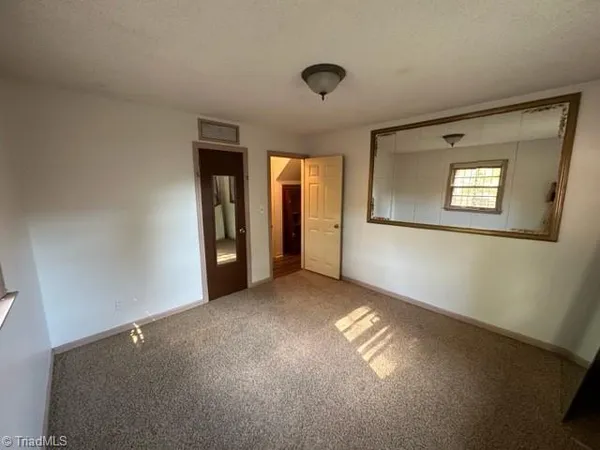 $1,500 | 1704 Pichard Street, Greensboro, NC 27401