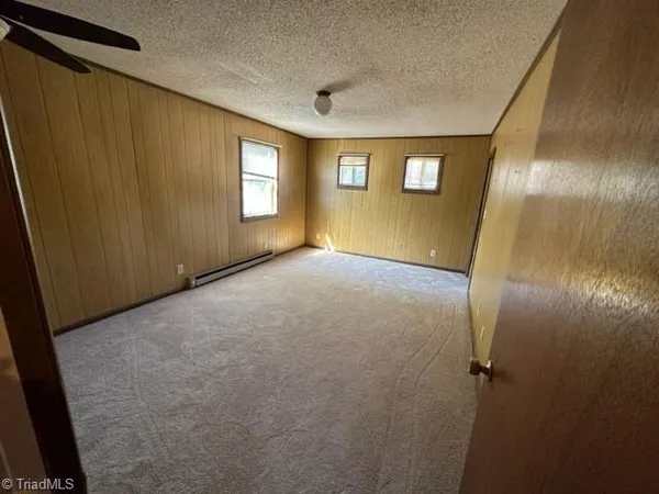 $1,500 | 1704 Pichard Street, Greensboro, NC 27401