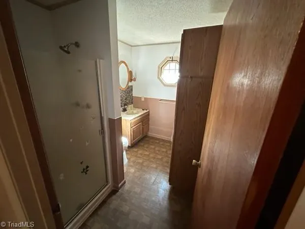 $1,500 | 1704 Pichard Street, Greensboro, NC 27401