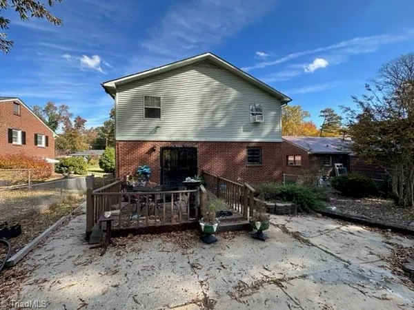 $1,500 | 1704 Pichard Street, Greensboro, NC 27401