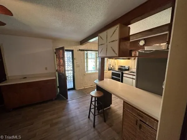 $1,500 | 1704 Pichard Street, Greensboro, NC 27401